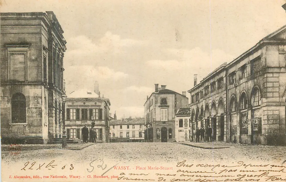 वैसे - मारी-स्ट्यूअर्ट स्क्वायर — शहर का दृश्य इमारतों और लोगों के साथ — जे. अलेक्ज़ैंड्रे, प्रकाशक, रू नेशनल, वैसे। - क्ल. हंबर्ट, फोटो। - आगे