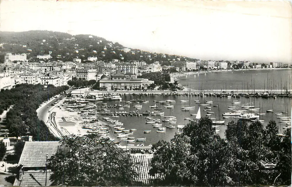Porto de Cannes — vista panorâmica — Munier - Frente