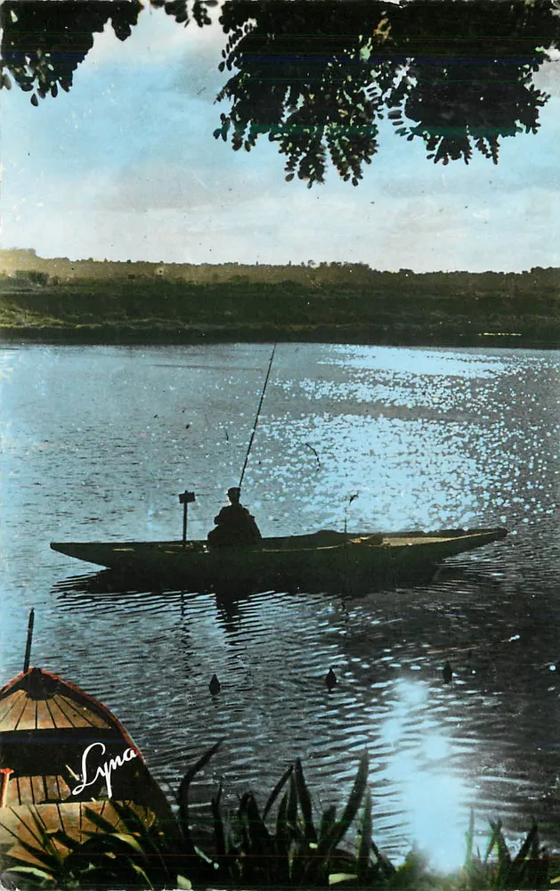 Pescador em barco — Lago — Editor Lympa, número de série não visível - Frente