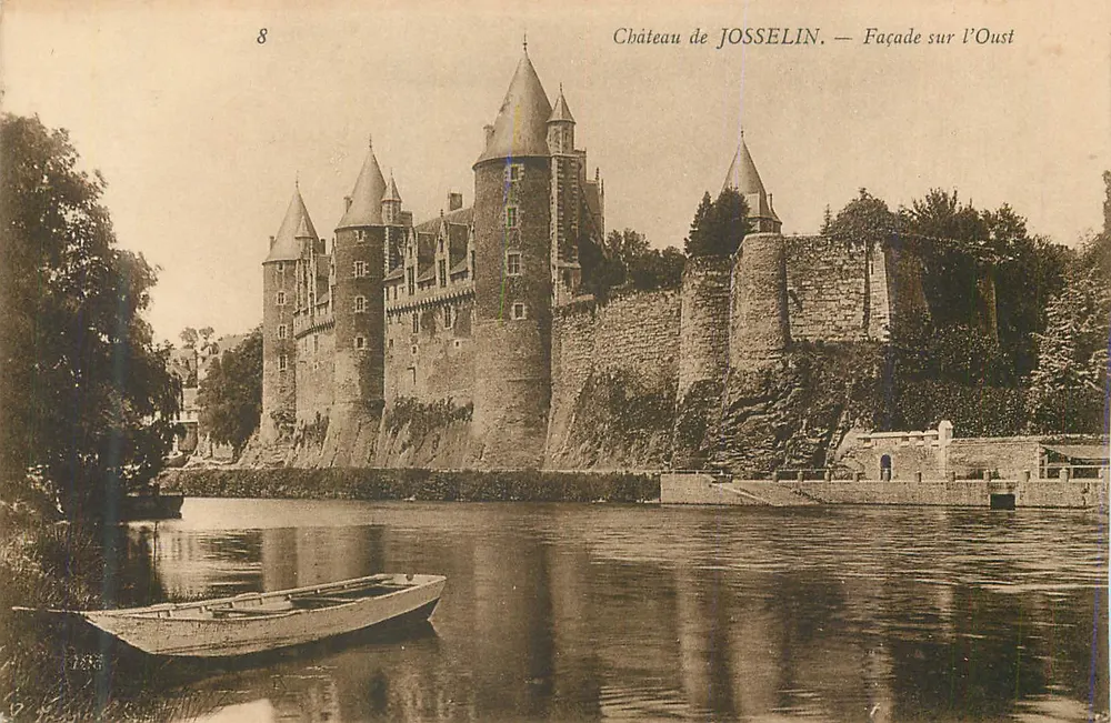 Castelo de JOSSELIN — Fachada sobre a Oust - Frente