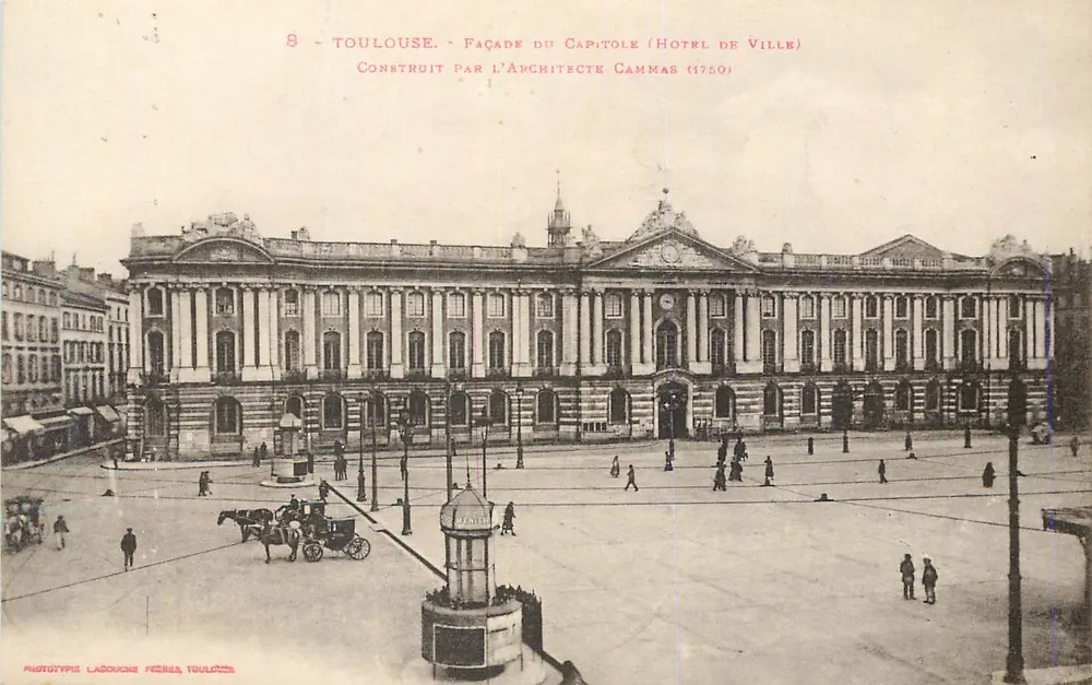 Toulouse - Façade du Capitole (Hôtel de Ville) - Construit par l'architecte Cammas (1750) - Recto