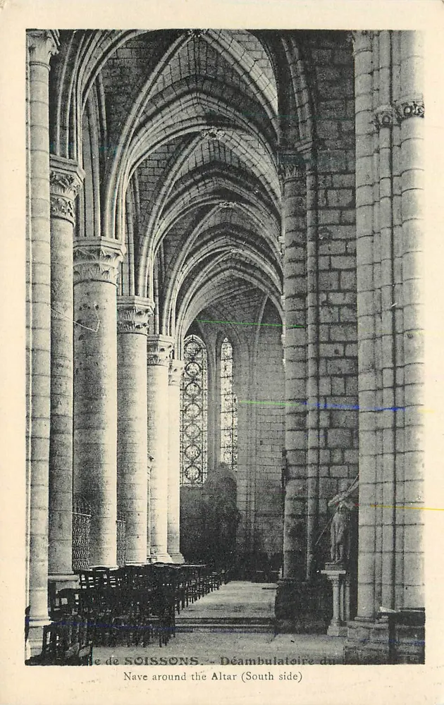 Catedral de Soissons — Déambulatoire do lado sul em torno do altar - Frente