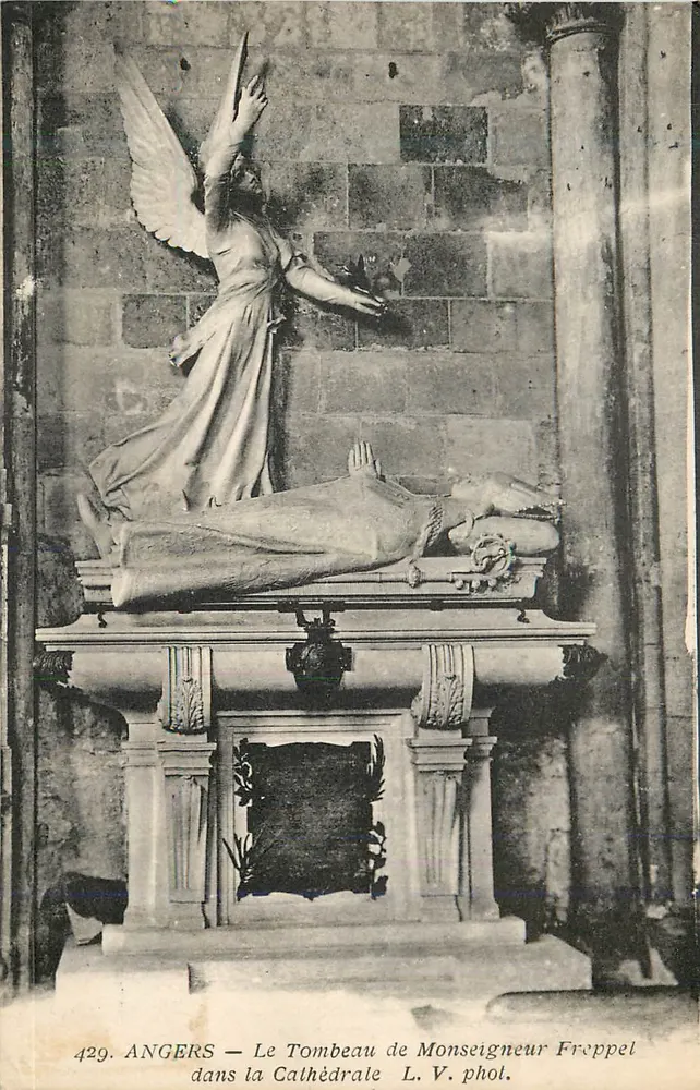 Angers — Das Grab des Herrn Freppel in der Kathedrale — L.V. phot. - Vorderseite