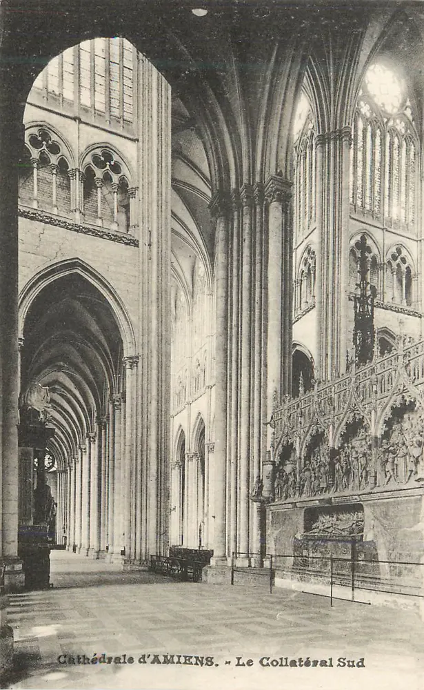 Catedral de Amiens — O Colateral Sul - Frente