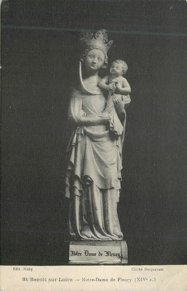 Notre-Dame de Fleury — St-Benoît-sur-Loire — 14th-century statue - Front