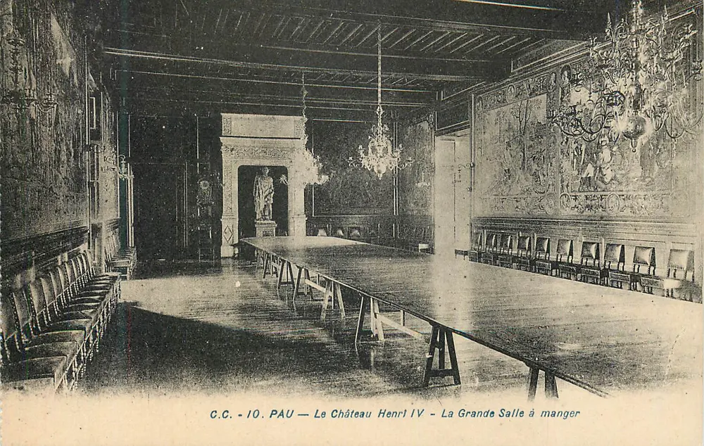Pau — Schloss Henri IV — Die Große Speithalle - Vorderseite