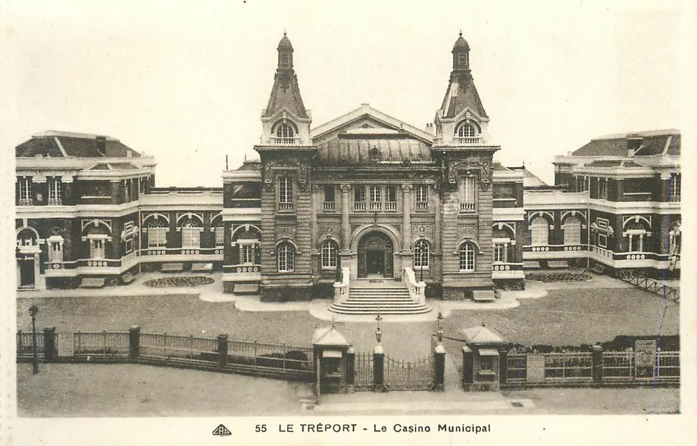 Le Tréport - O Casino Municipal — editor CPAPHIL n°55 - Frente