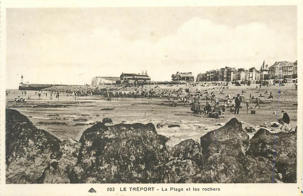 Le Tréport - A Praia e as rochas — editor AEA, n° de série 202 - Frente