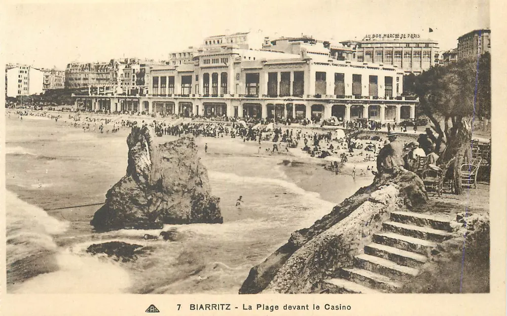 Biarritz - A Praia em frente ao Cassino — Au Bon Marché de Paris - Frente