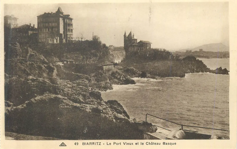 Biarritz - Le Port Vieux et le Château Basque — éditeur A.P.C. n° 49 - Recto