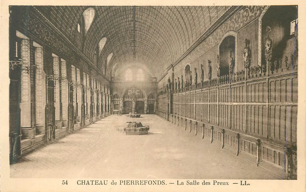 Château de Pierrefonds — La Salle des Preux — LL. - Recto