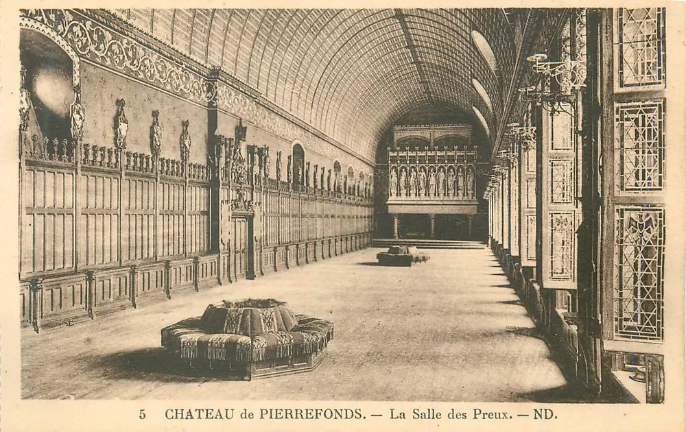 Château de Pierrefonds — La Salle des Preux — ND. - Recto