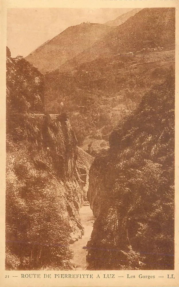 As Gorges — Estrada de Pierrefitte para Luz — LL - Frente