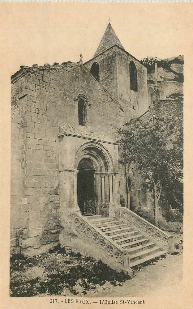 Les Baux — A Igreja de São Vicente — Editora não identificada, n° de série 217 - Frente