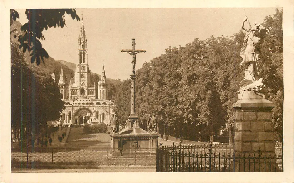 Igreja de São Pedro de Vienne — monumento religioso — editor desconhecido, número de série ilegível - Frente