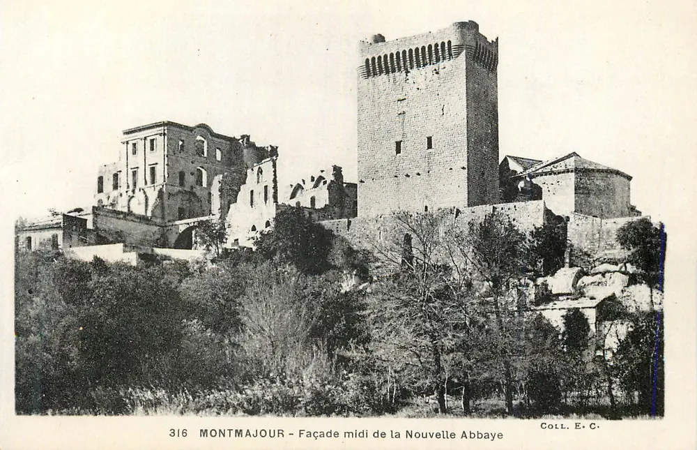 Montmajour — Façade midi de la Nouvelle Abbaye — Coll. E. C. - Recto