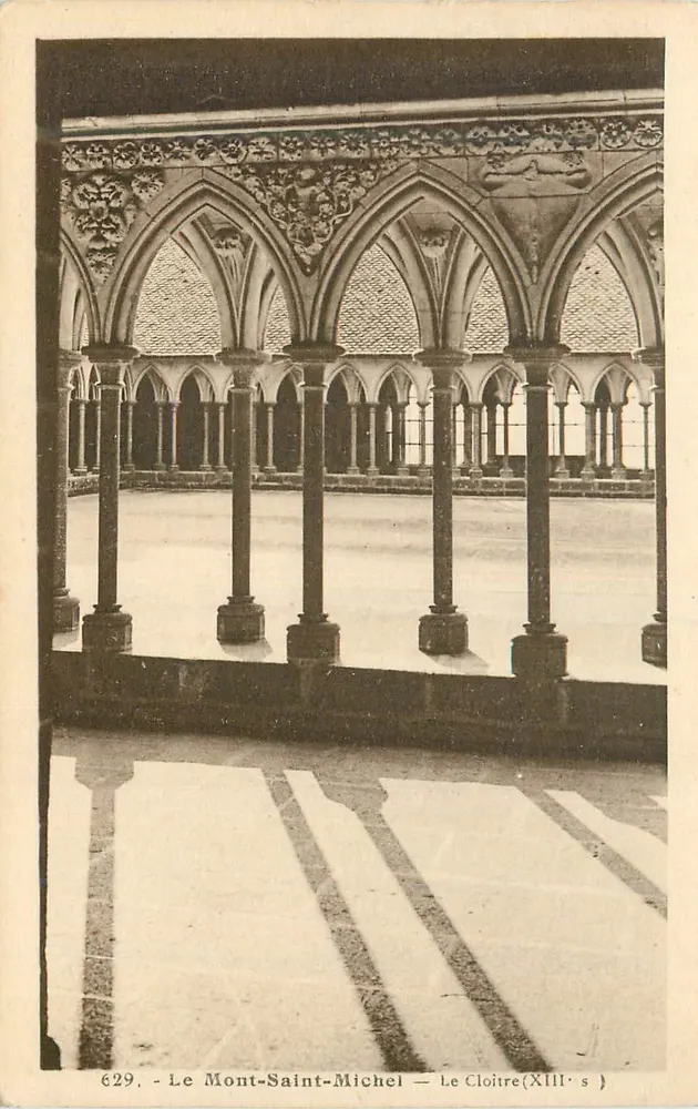 Monte-São-Mihiel — O Claustro (século XIII) - Frente