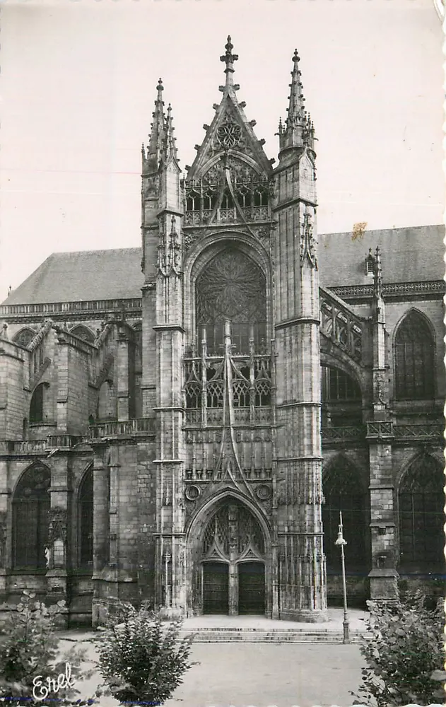 Cathédrale Notre-Dame d'Évreux — façade gothique — Ériel - Recto