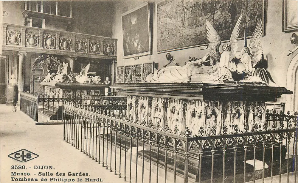 Dijon - Musée - Salle des Gardes. Tombeau de Philippe le Hardi. - Recto