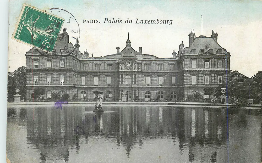 Paris. Palácio do Luxemburgo — vista do edifício e de seu pátio - Frente