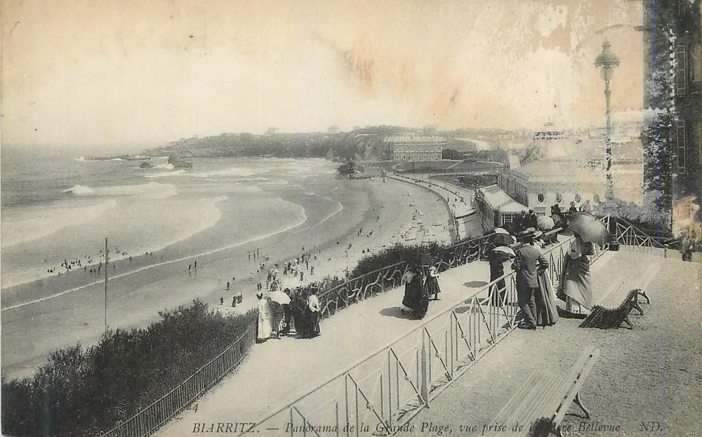 Biarritz — Panorama da Grande Plage, vista tirada da Place Bellevue - Frente