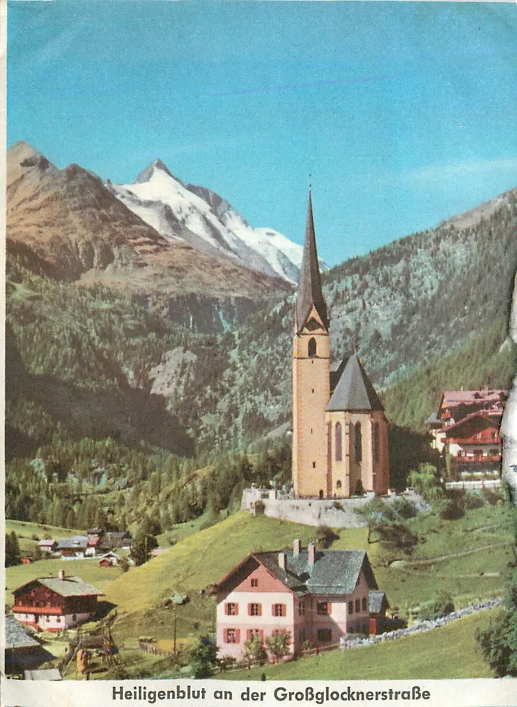 Heiligenblut na Großglocknerstraße — vista da capela e do maciço do Großglockner - Frente