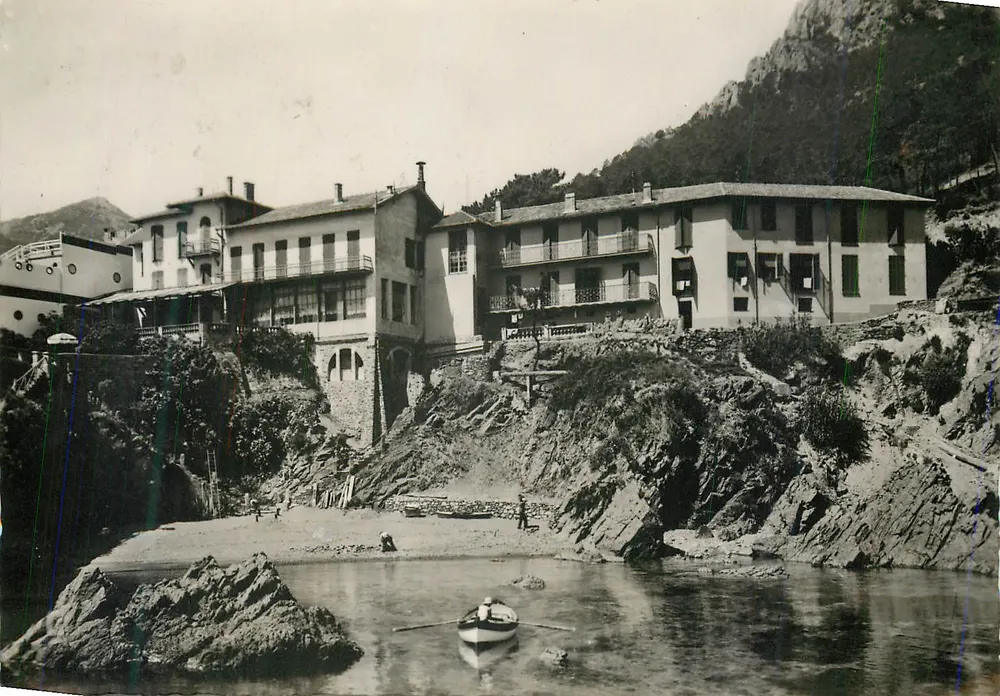 Vue de la côte à Sanremo — éditeur inconnu, n° de série non lisible - Recto