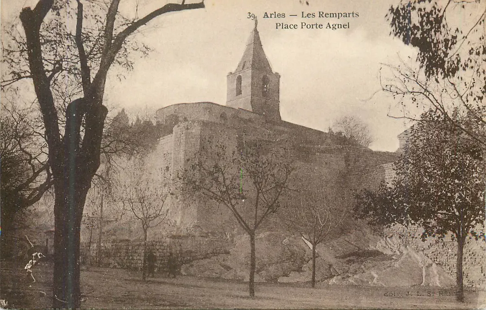 Arles — Les Remparts — Place Porte Agnel — J. L. S. Réa - Recto