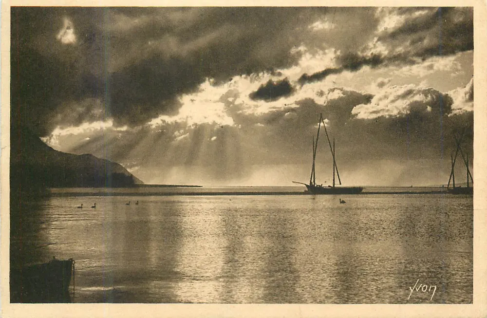Ansicht des Sees Léman — Sonnenstrahlen durch die Wolken — Verlag Lyon, n° 1017 - Vorderseite