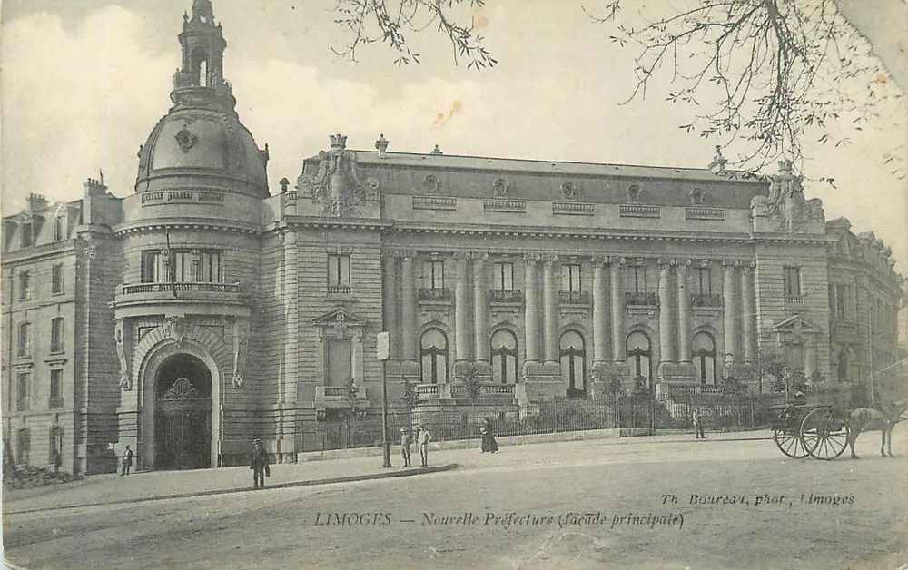 Limoges — Nouvelle Préfecture (Facade principale) — Th. Bourreau, phot., Limoges - Recto