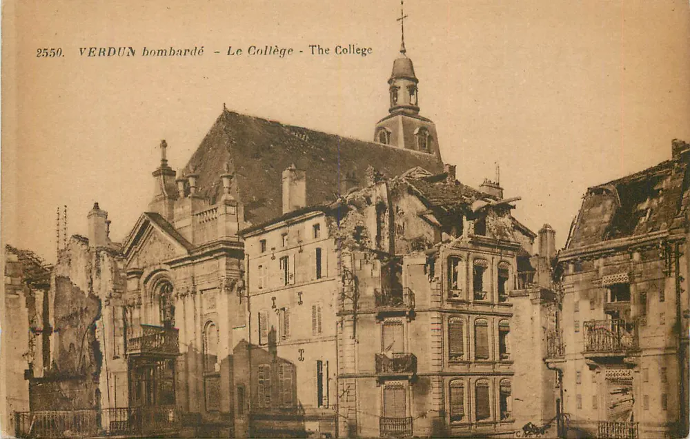 Verdun bombardeado — O Colégio — editor C. A. 2550 - Frente