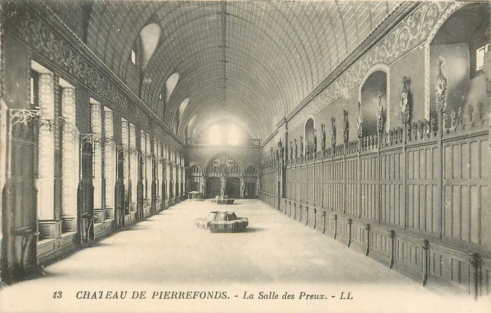 Château de Pierrefonds — La Salle des Preux — LL - Recto