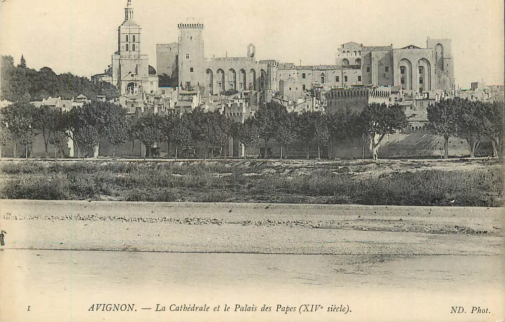 Avignon — La Cathédrale et le Palais des Papes (XIVe siècle). - Recto