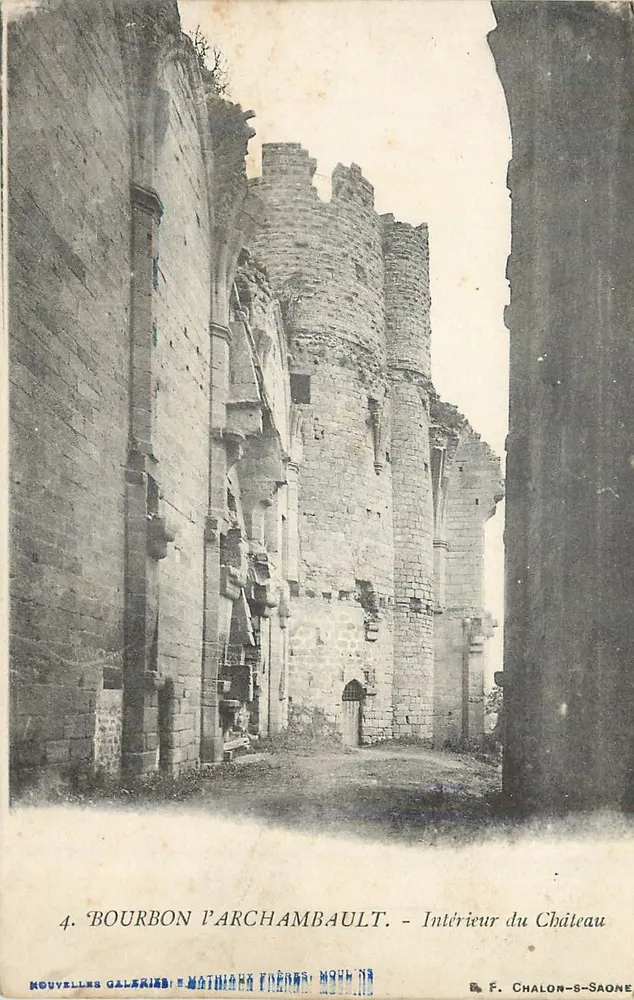 Bourbon d'Archambault — Interior do Castelo — F. Chalon-saône - Frente
