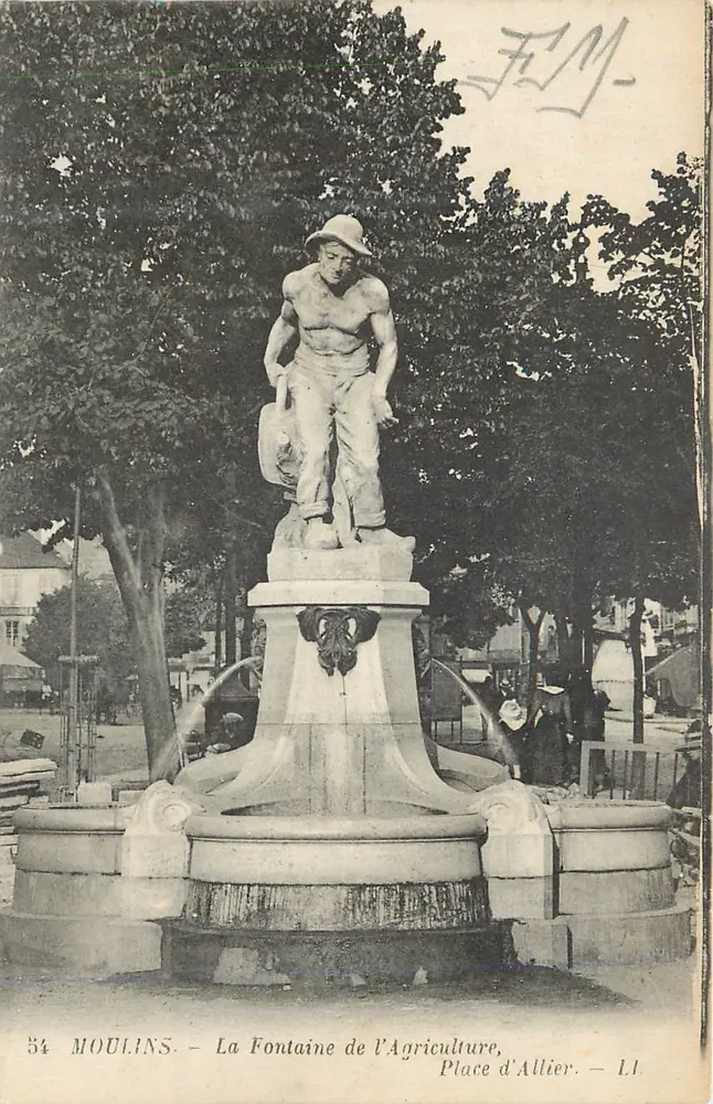 Moulins — Die Fontaine de l'Agriculture — Place d'Allier — LL - Vorderseite