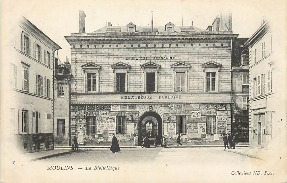 Moulins — La Bibliothèque française — Collections ND. Phot. - Frente