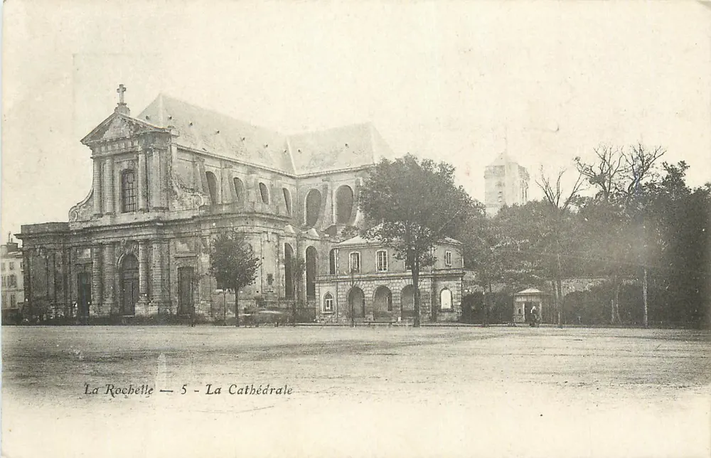 La Rochelle — 5 — A Catedral - Frente