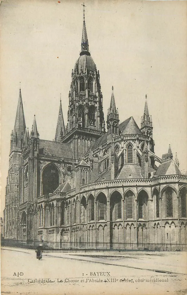Bayeux — Kathedrale, Chor und Apse des 13. Jahrhunderts, südliche Seite - Vorderseite
