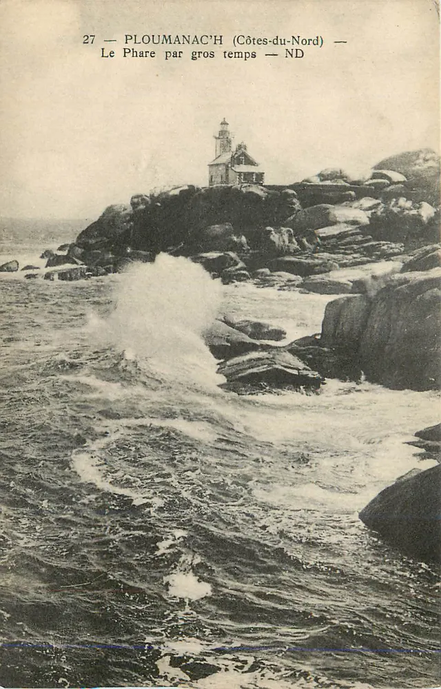 PLOUMANAC'H (Côtes-du-Nord) — Le Phare par gros temps — ND - Recto