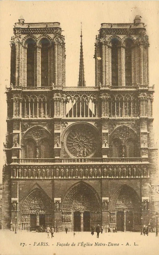Paris - Facha da Igreja Notre-Dame - A. L. - Frente