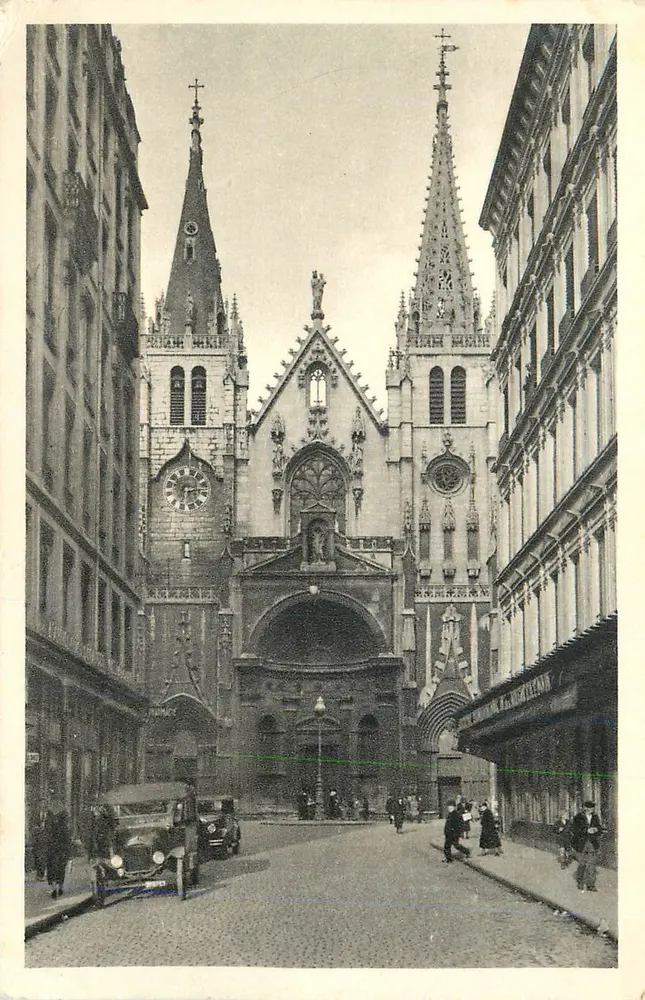 Cathédrale Saint-Pierre — vue de la façade — éditeur non identifié - Recto