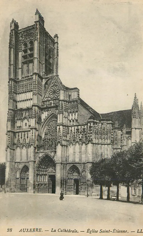 Auxerre — La Cathédrale — Église Saint-Étienne — LL — n°28 - Recto