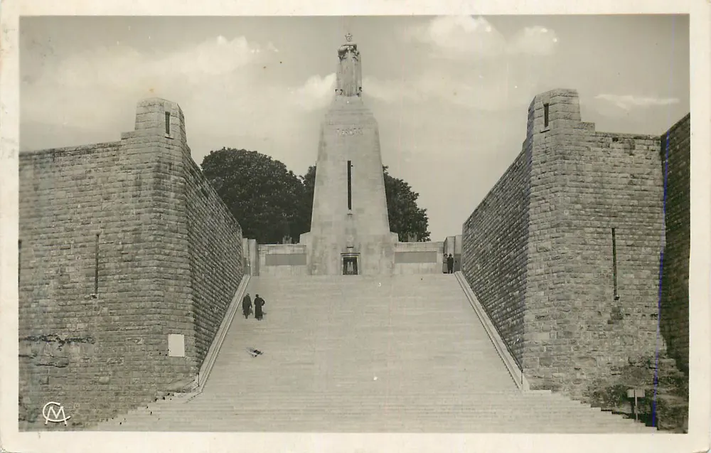 Denkmal für die Toten — Denkmal für die Toten der Stadt Vichy — Verlag M. M. (M. M.) - Vorderseite