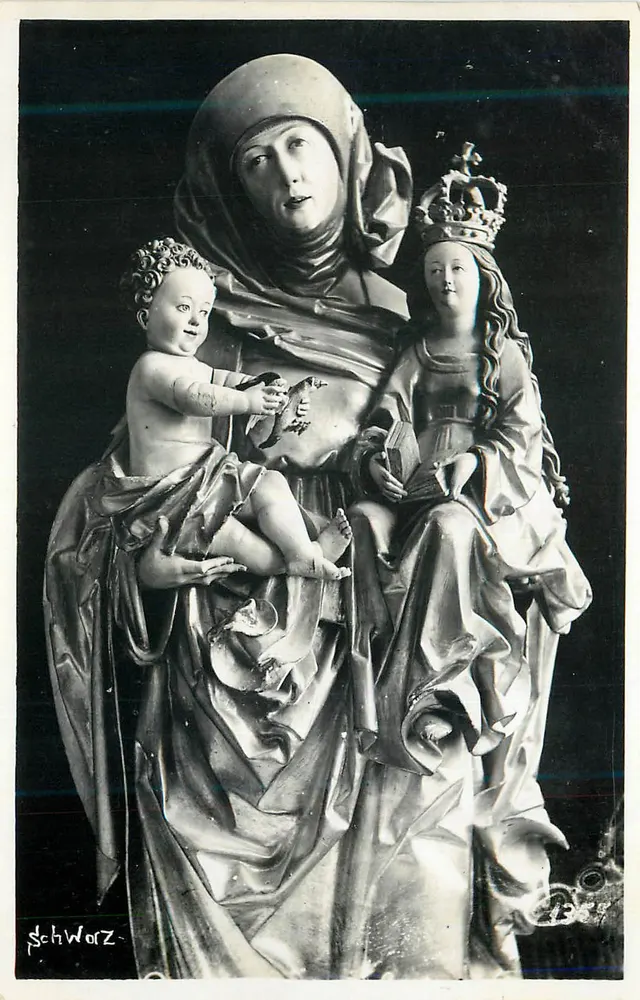 Estátua da Virgem com o Menino e a Coroa — Schwarzer - Frente