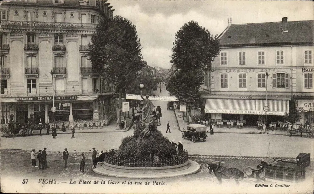 Vichy — Die Gare-Platz und die Rue de Paris — Edition C. Geniller - Vorderseite
