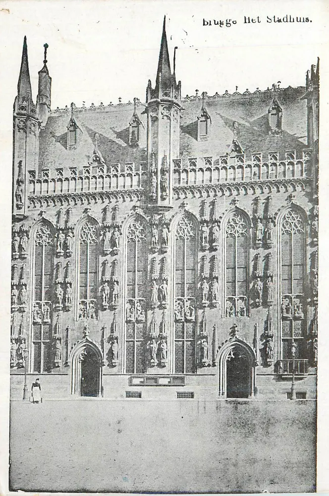 Bruges — O Stadhuis — vista da fachada gótica - Frente