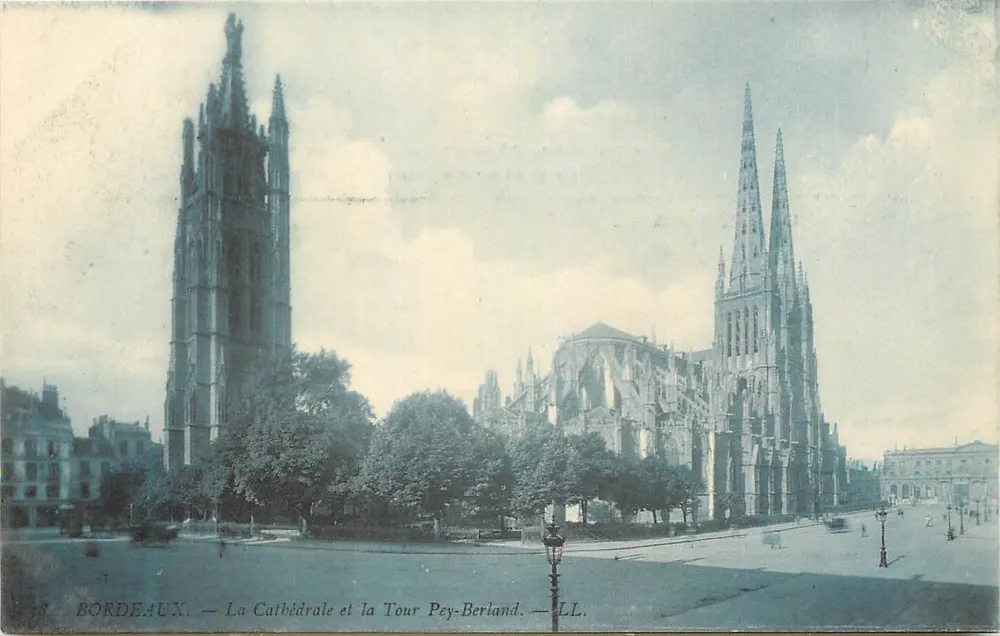 Bordeaux — Die Kathedrale und die Turm Pey-Berland — LL. - Vorderseite