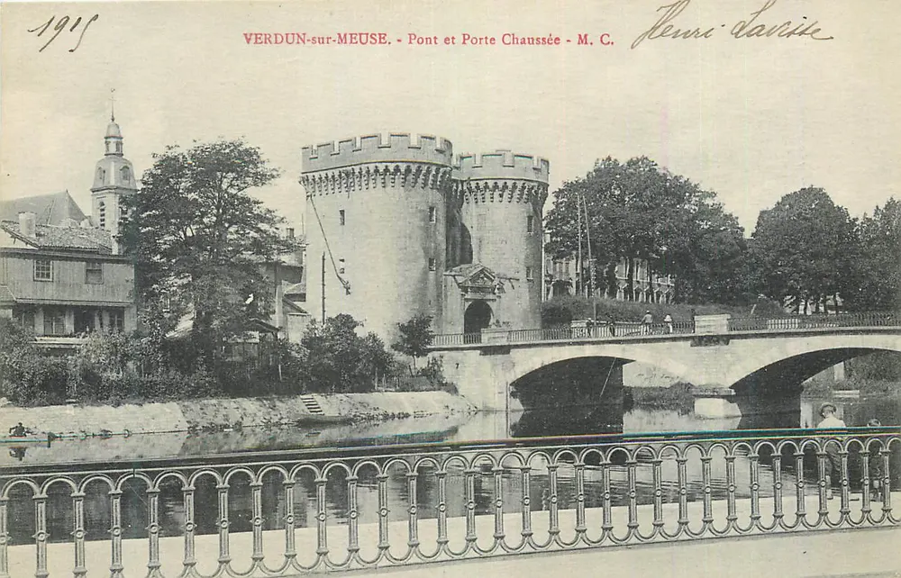 Verdun-sur-Meuse — Pont et Porte Chaussée — Henri Davrite - Recto