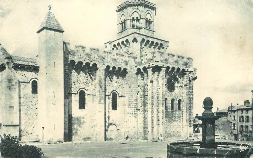 Kirche Saint-Pierre in Montpellier — Ansicht der Fassade und Turm — unbekannter Verlag, Seriennummer nicht sichtbar - Vorderseite
