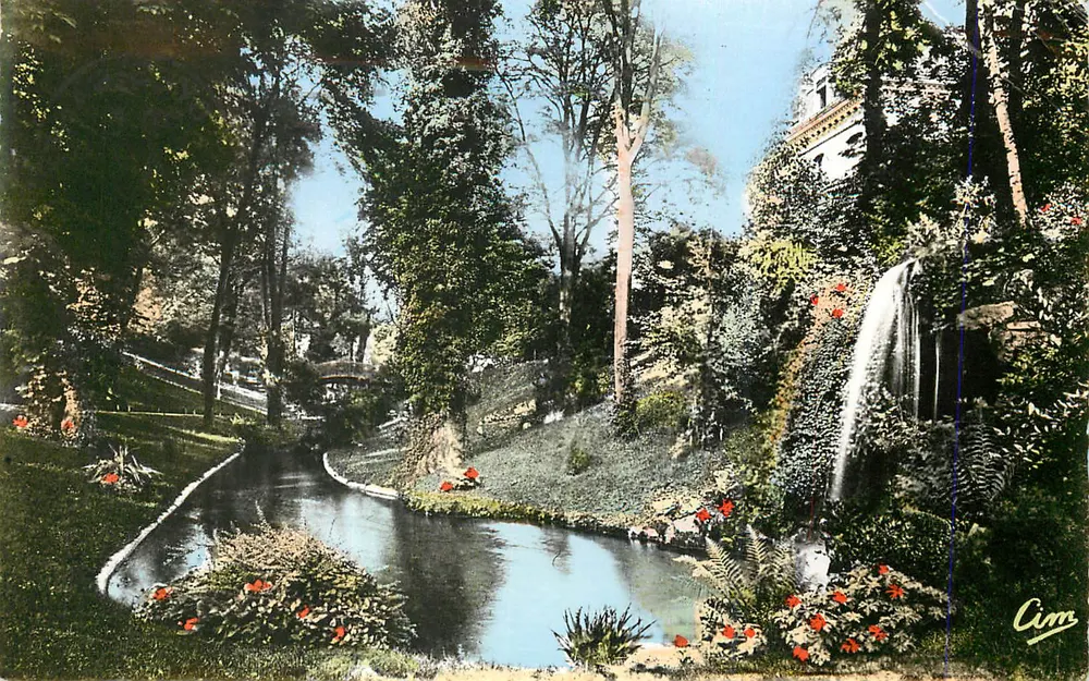 Cascada y estanque en un parque — editor Cim, número de serie no visible - Anverso